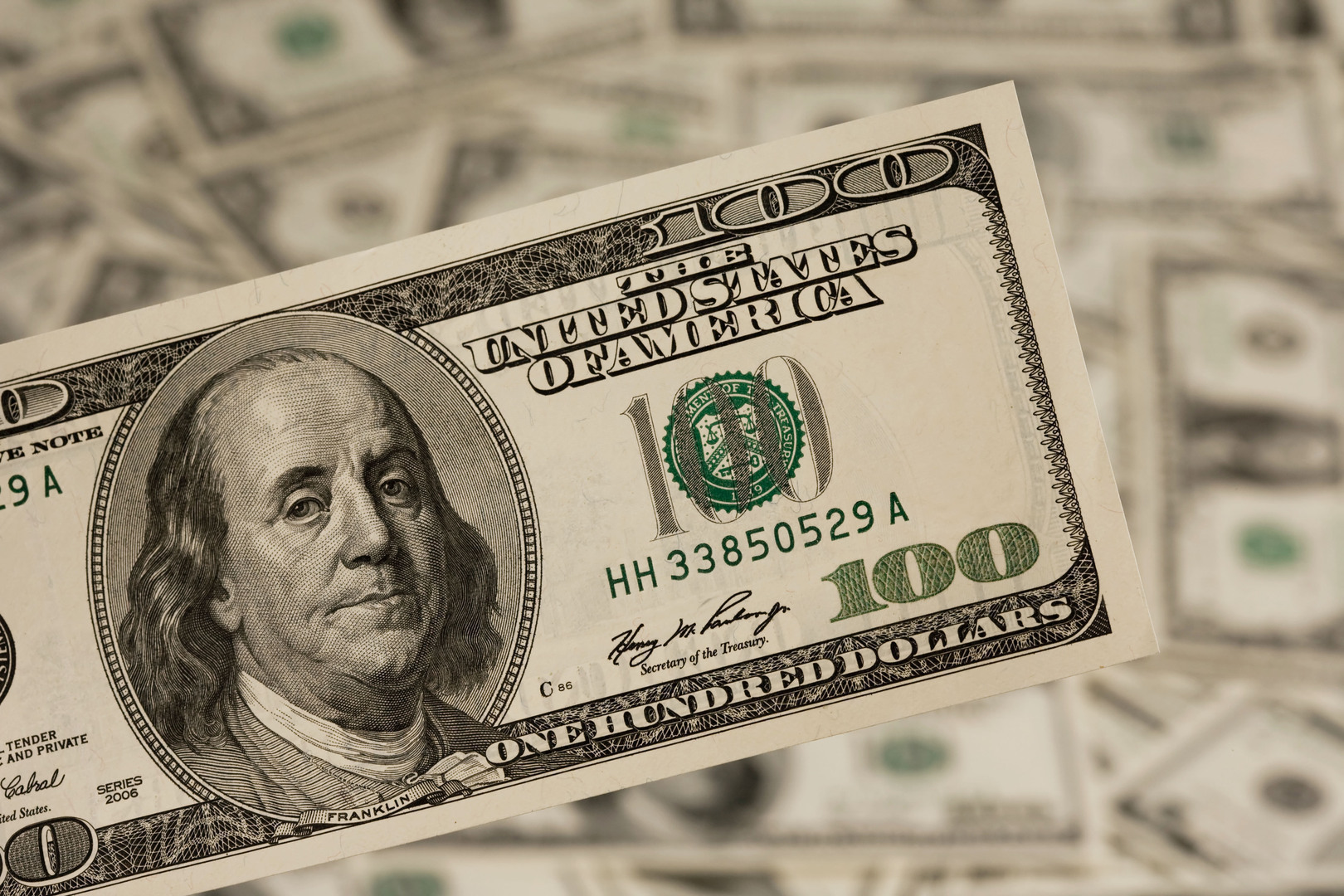 بكام الأخضر النهاردة.. سعر الدولار رابع أيام عيد الأضحى المبارك اليوم الاثنين 9 يونيو 2025