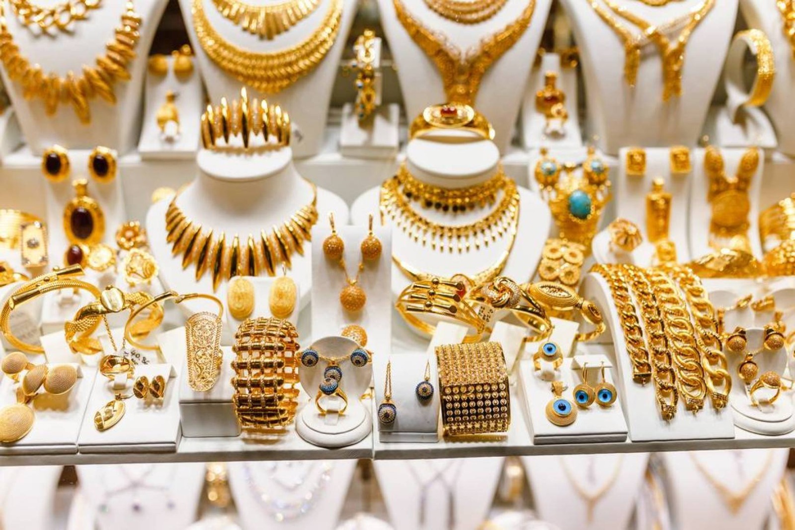 أسعار الذهب وسبائك الذهب اليوم الثلاثاء 10 يونيو 2025