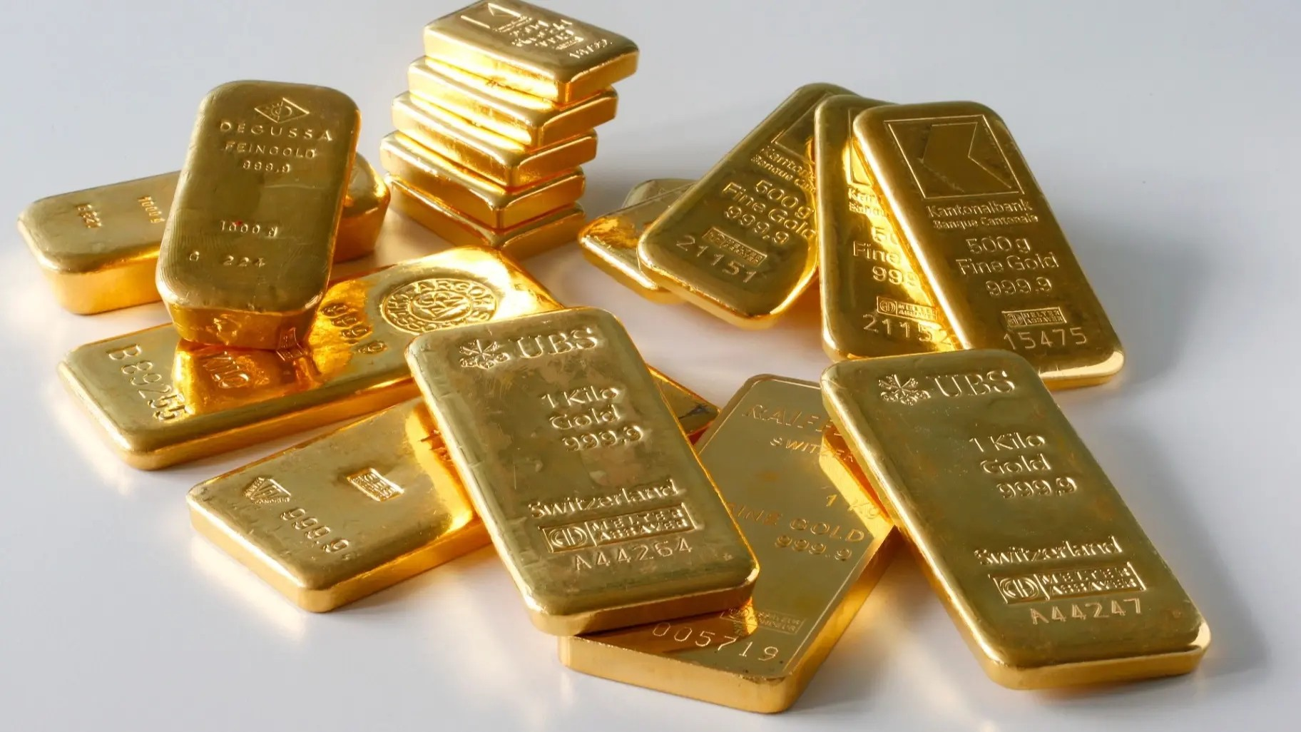 أسعار الذهب وسبائك الذهب اليوم الثلاثاء 10 يونيو 2025