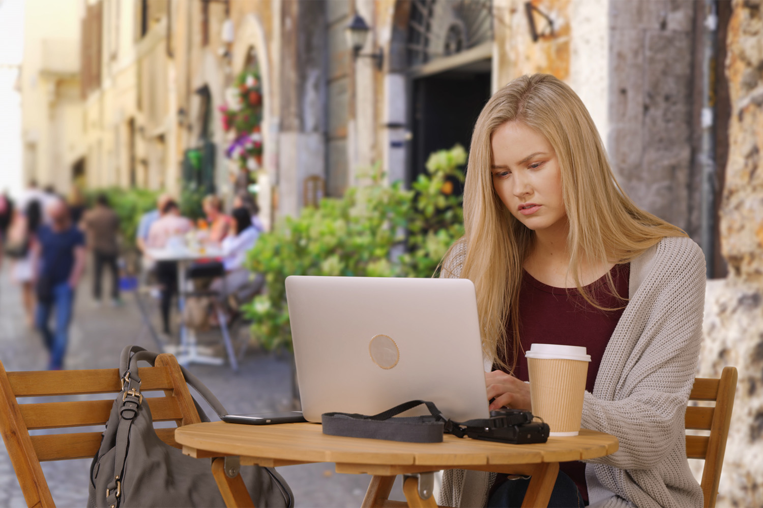 تنويه عاجل من وزارة العمل بشأن إجراءات استخراج تأشيرات العمل في إيطاليا