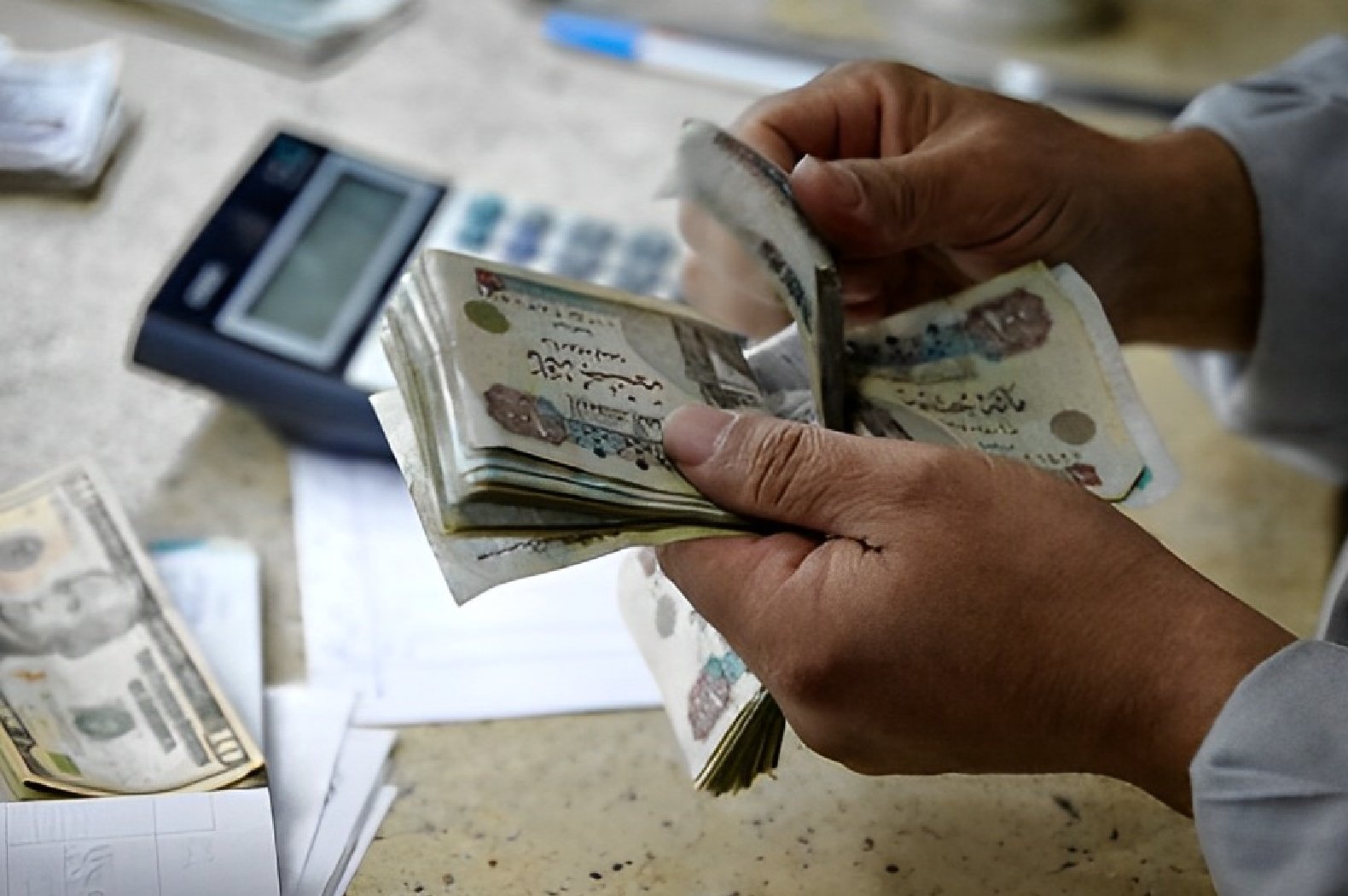 عاجل.. العاملين تطالب القومي للأجور بزيادة الحد الأدنى للأجور