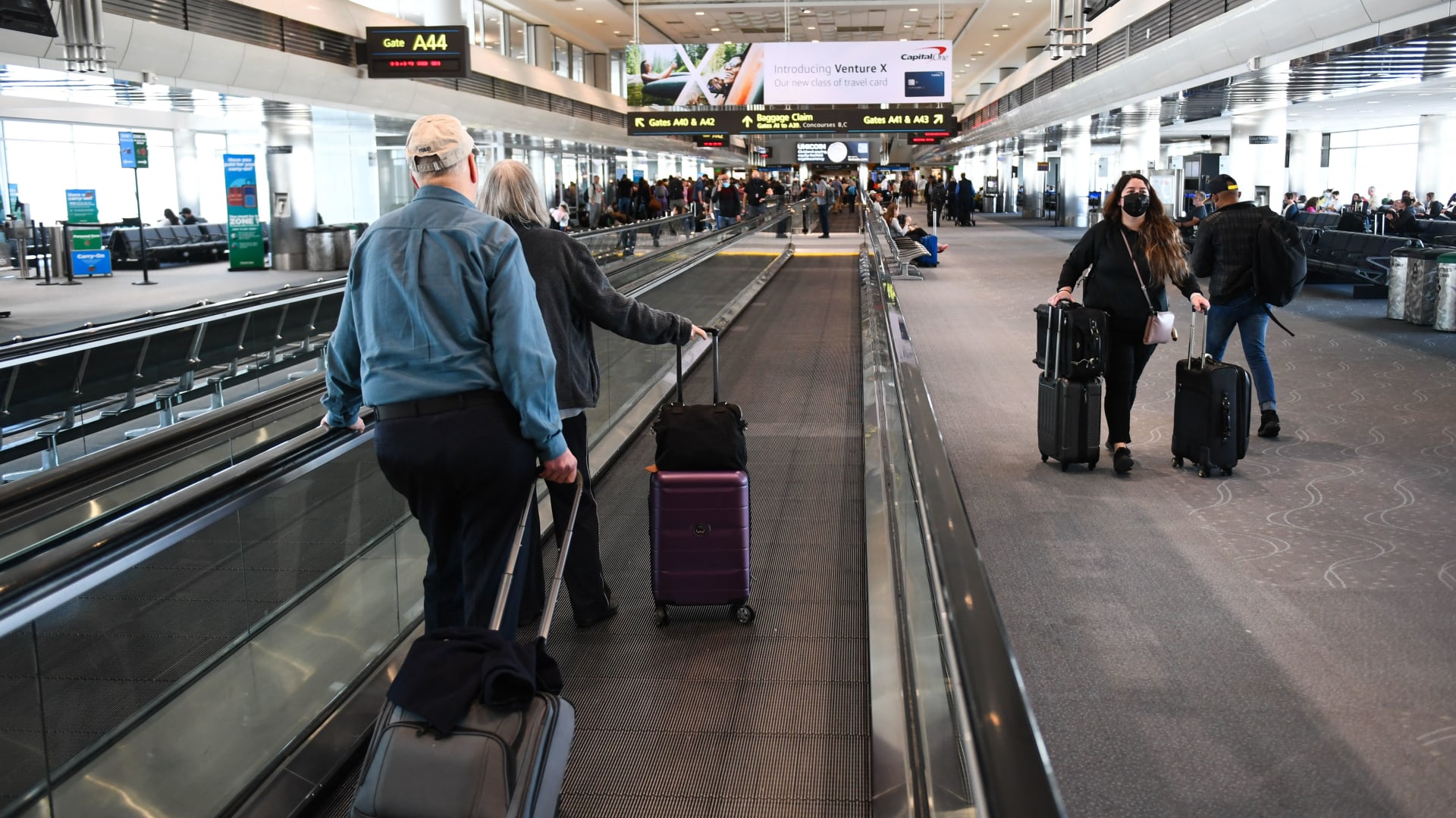 عاجل.. الطيران الأمريكي يلغي مئات الرحلات لهذه الأسباب